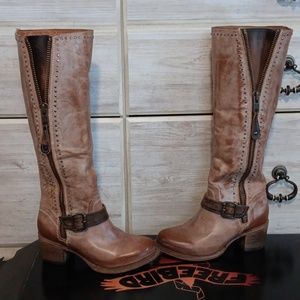 Freebird Carson Taupe size 7